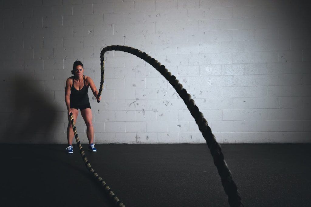 Cynergi Health & Fitness | Tips To Get Fit For The Coming Summer | Battle Ropes